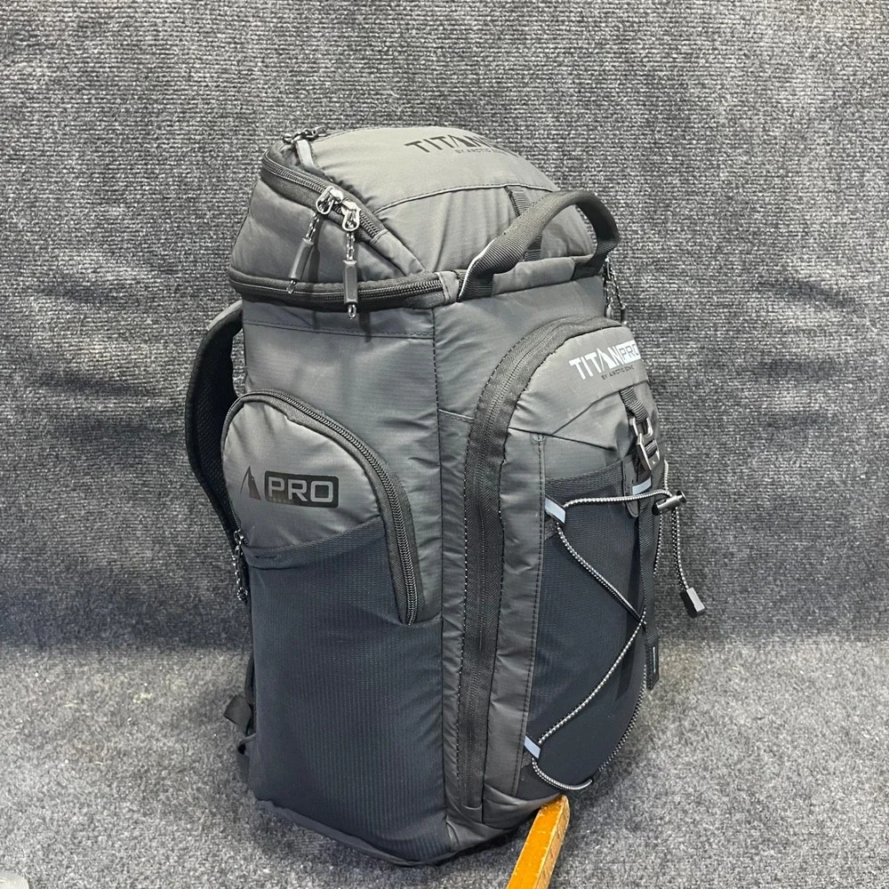 Arctic‎ Zone 10005805 Titan PRO 26-Can Deep Freeze Backpack Cooler w/ Ice Walls